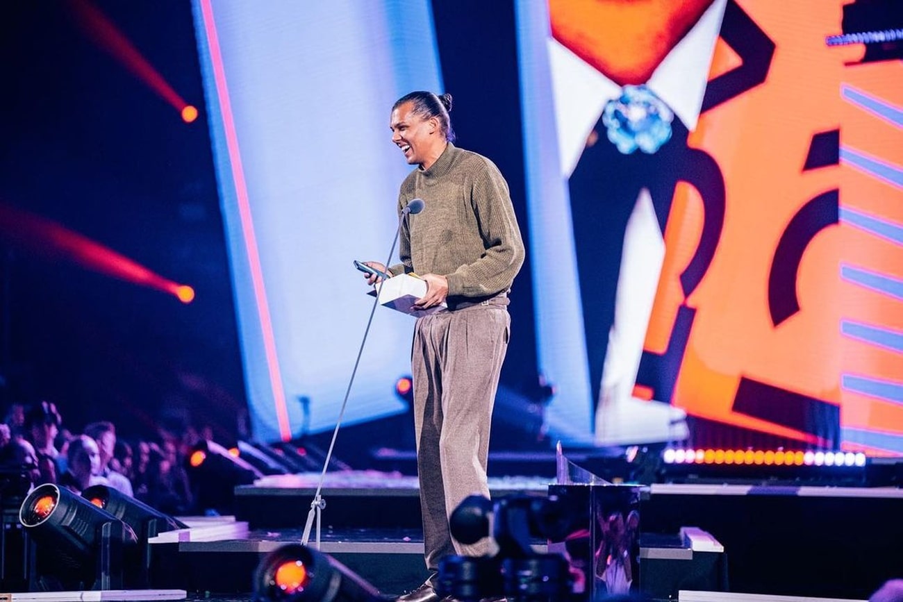 stromae-sort-du-silence-apr-s-une-longue-absence-et-fait-une-annonce