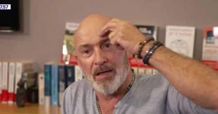 Vincent Lagaf traumatisé par son enfance chaotique, il se confie comme jamais