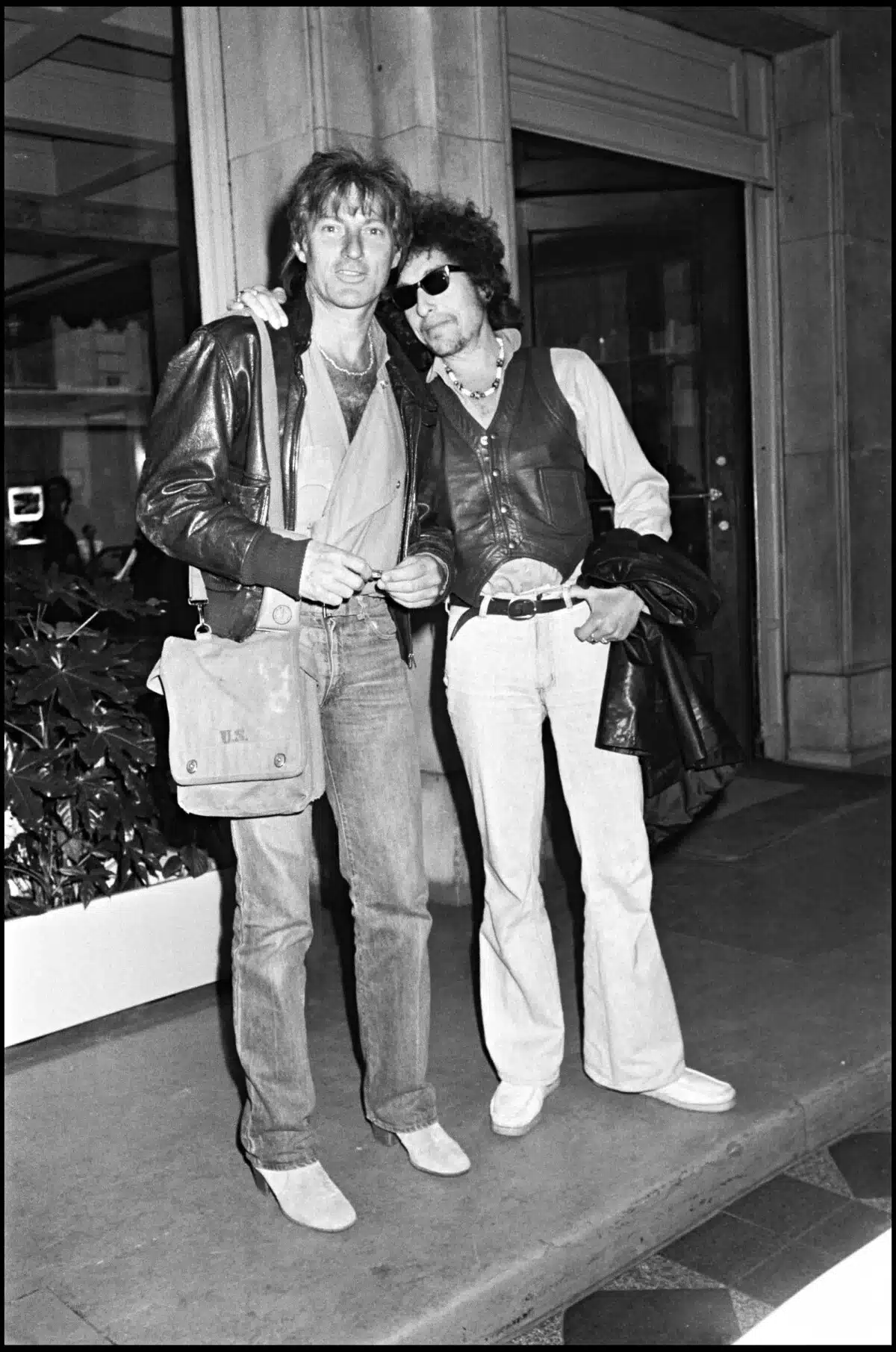 Hugues Aufray, dévasté par la mort de deux proches, il se confie