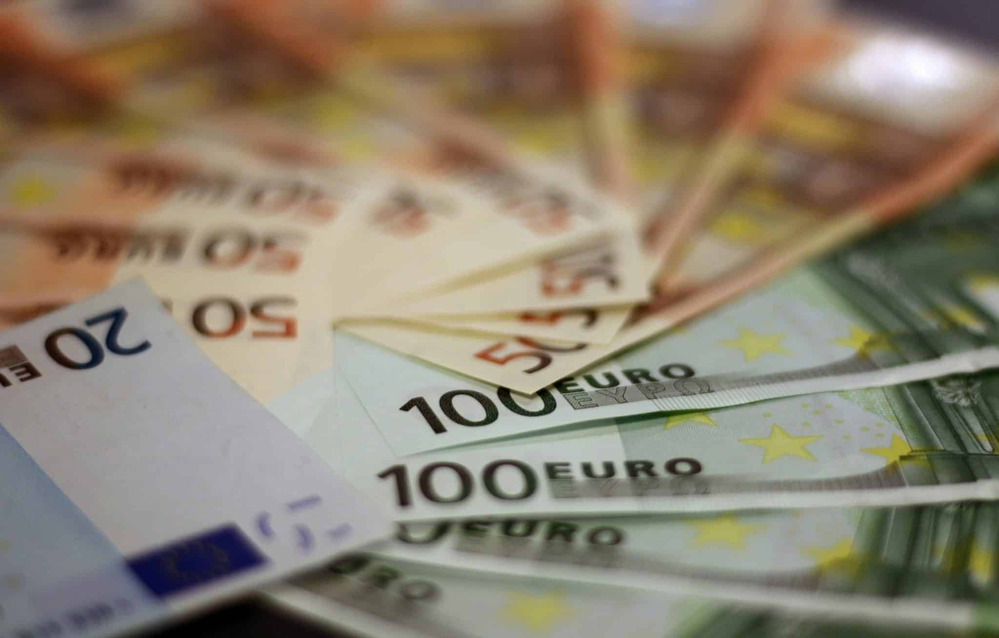 Impôts : Qui sont les grands gagnants après la motion de censure