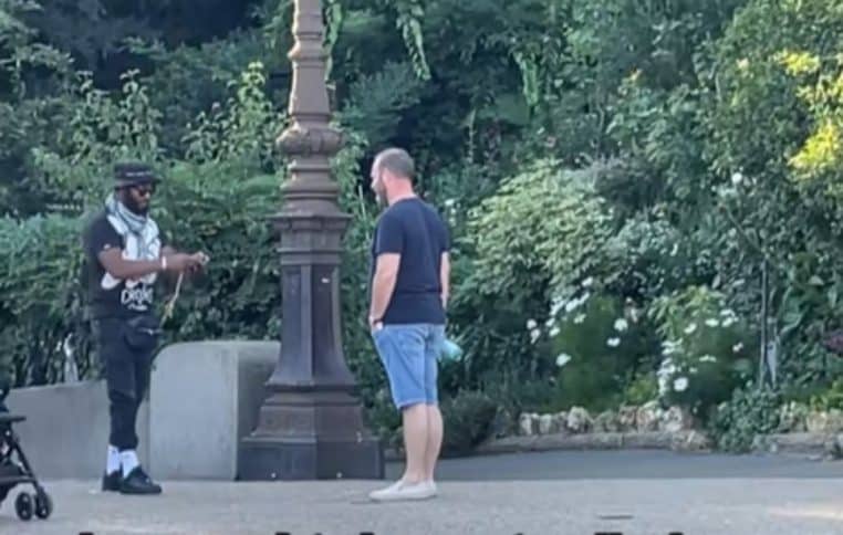 Arnaque aux bracelets