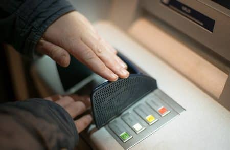 Ces banques vont supprimer leurs distributeurs automatiques de billets pour les remplacer par des machines CashServices