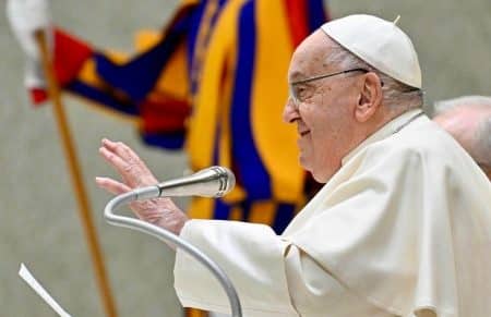 Le pape François hospitalisé : les inquiétudes de l'Église