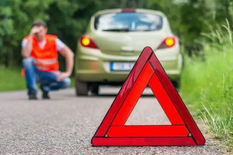triangle signalisation @andriano_cz - Fotolia