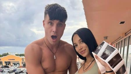 Actrice Scarlet Vas Enceinte demi frere