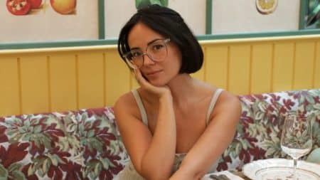 Agathe Auproux heureuse
