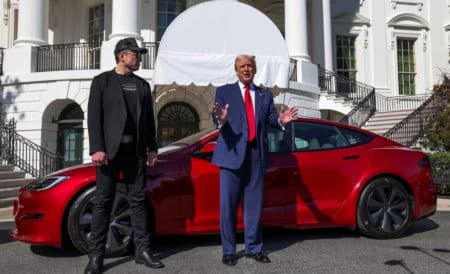 Donald Trump organise une campagne marketing Tesla à la Maison Blanche