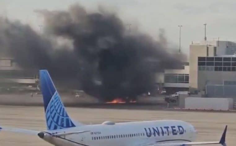 avion explosion aéroport