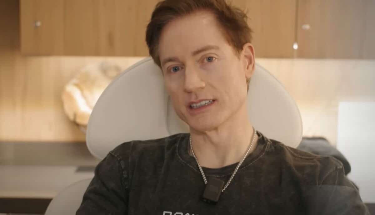 Bryan Johnson : Le biohacker qui veut vivre éternellement affirme avoir réussi à retrouver son p*nis "de 22 ans"