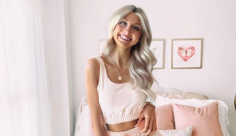 Une jeune américaine feint une grossesse