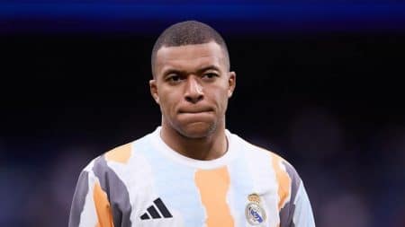 kylian mbappe insulte celebre journaliste - copie