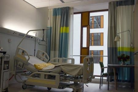 Une jeune femme de 24 ans obtient le droit à l'euthanasie malgré le refus de son père