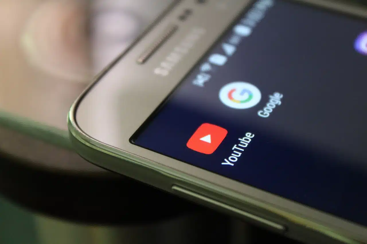 Google a discrètement installé une application qui "espionne" toutes les photos de votre téléphone Android