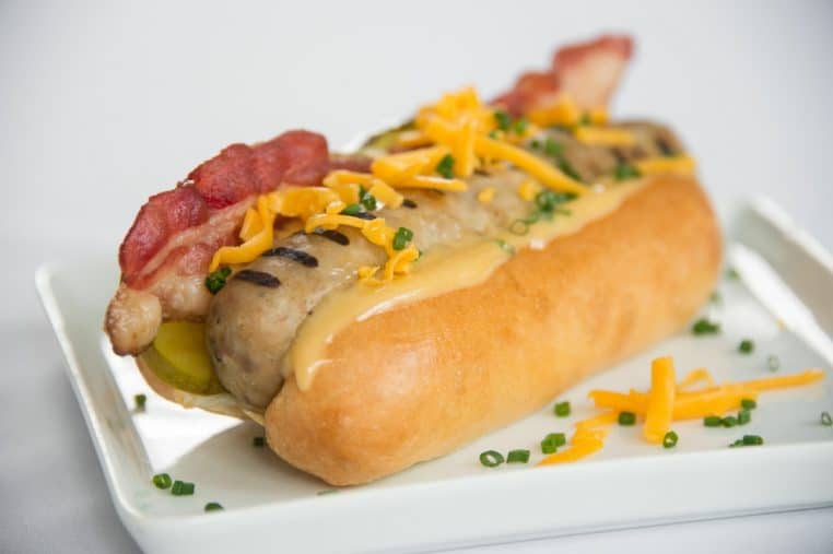 Pere sandwich bacon saucisses
