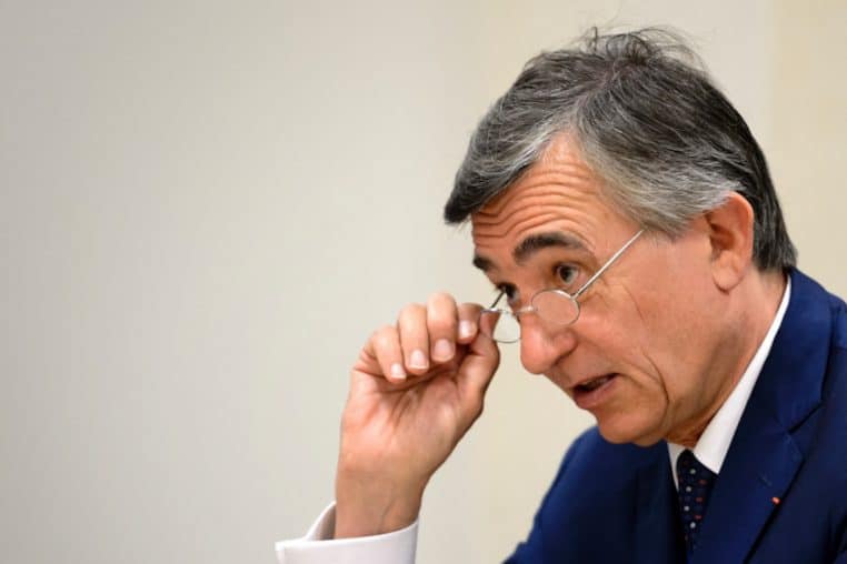 Ex-ministre Philippe Douste-Blazy a acheté ses Porsche dans le paradis fiscal d'Andorre
