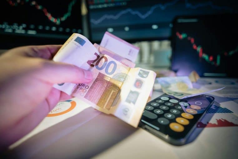 billets euro argent @canva