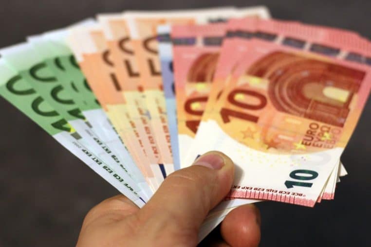 billets euros @canva