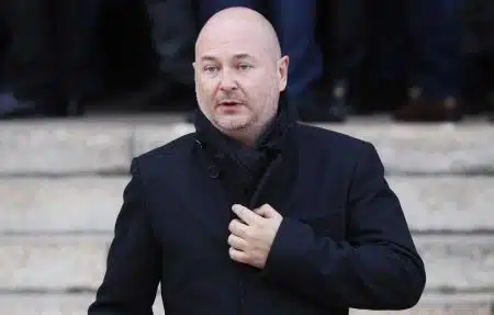 cauet fait son grand retour a la radio