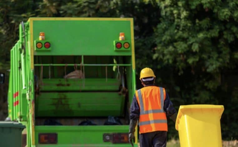 éboueur bébé info