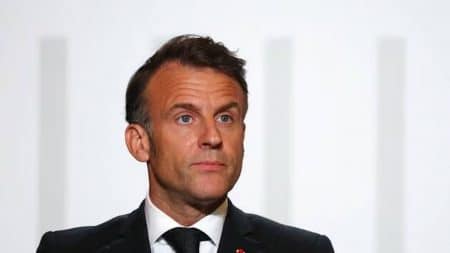 emmanuel macron demande vladimir pas mentir - copie