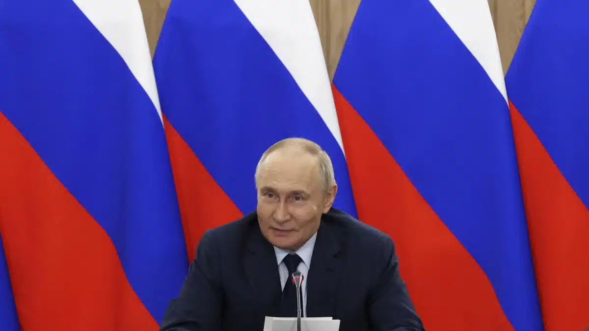 emmanuel macron demande vladimir pas mentir - copie