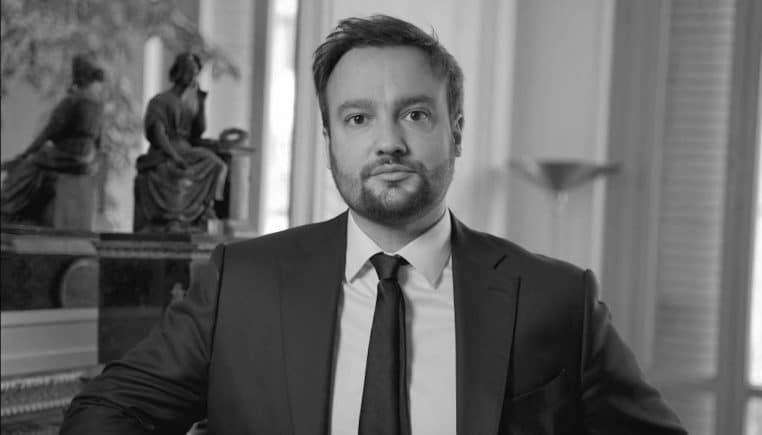 Maître Pierre Debuisson défend l'ex-ministre Douste-Blazy 

