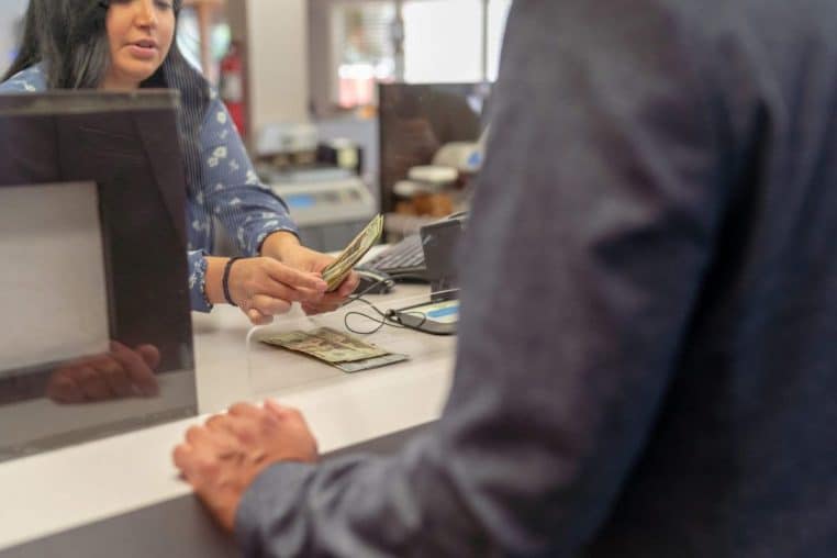 retirer argent banque