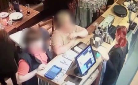 Famille part du restaurant sans payer