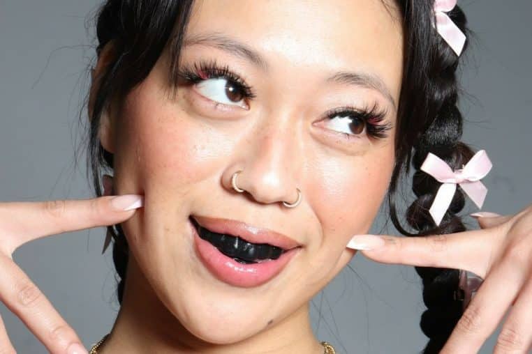 Teeth Blackening Tendance