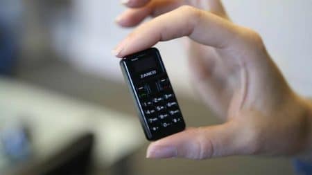 Telephones miniatures