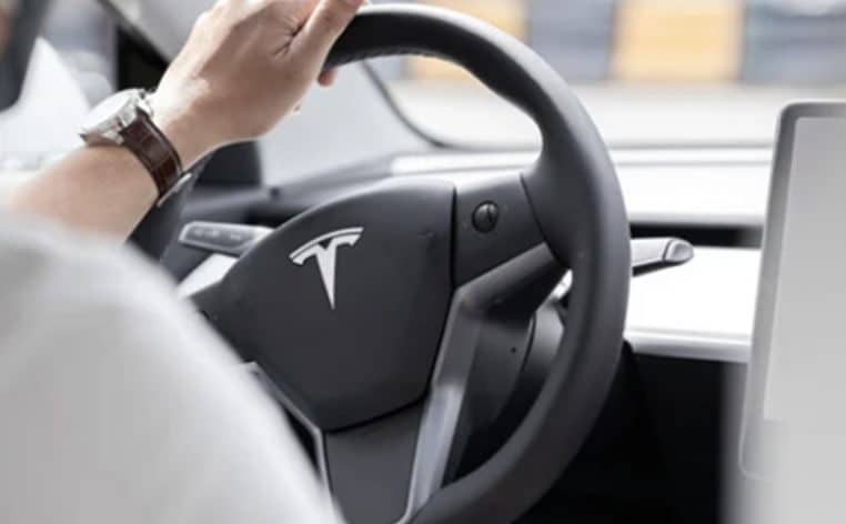 Tesla auto
