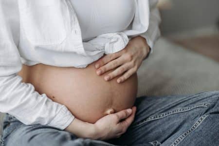 Une femme enceinte attaqué par son mari ivre