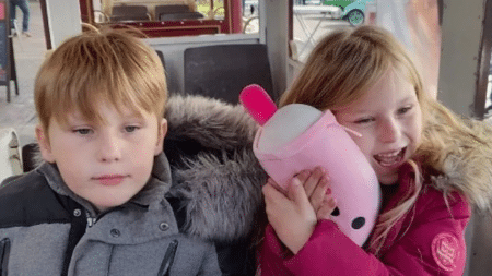 Enlèvement de Jeffrey et Emma par leur père
