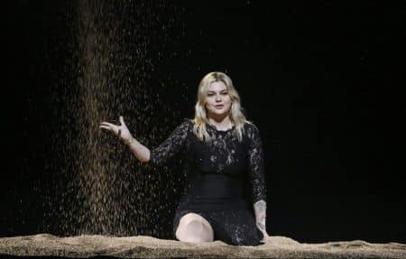 louane en galere a leurovision prestation