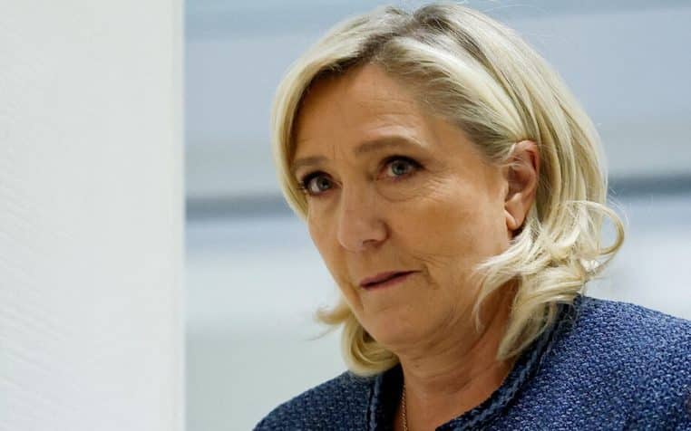 marine-le-pen-un-livreur-se-filme-colis-.jpg