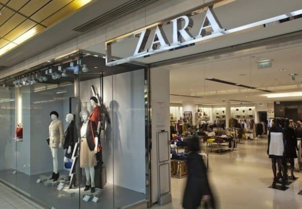 Zara : tout le monde s'arrache cette robe à pois idéale pour les beaux jours