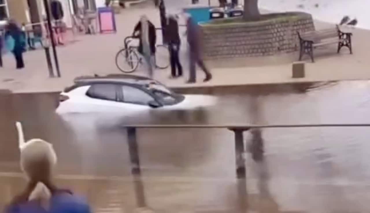 voiture eau