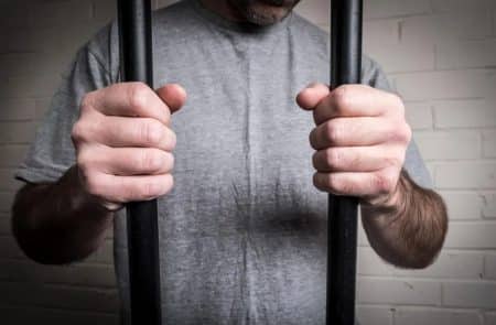 Detenu corruption