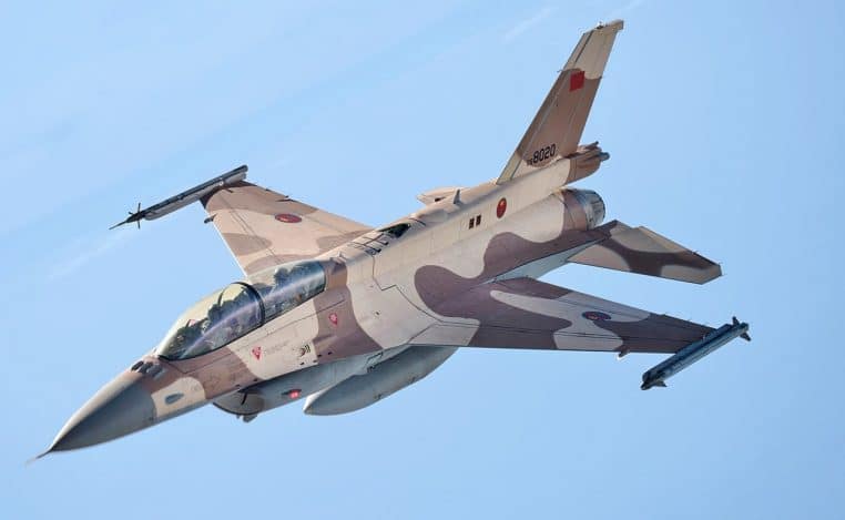 F-16 marocain en vol.
