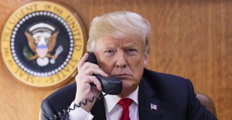 Donald Trump attaque Emmanuel Macron