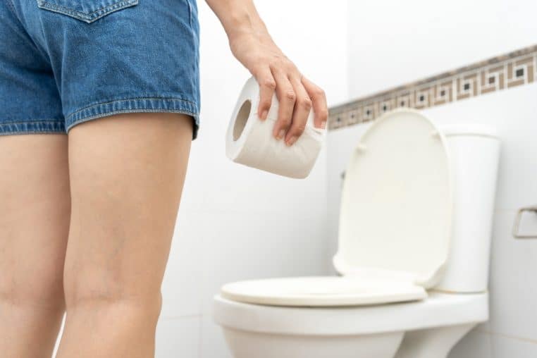 elle va aux toilettes decouvre maladie