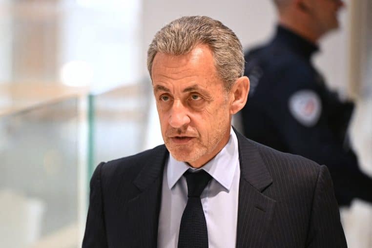 nicolas sarkozy enleve legion honneur apres condamnation