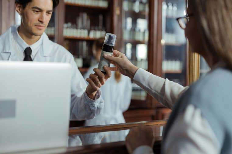 Présentation carte vitale obligatoire pharmacie