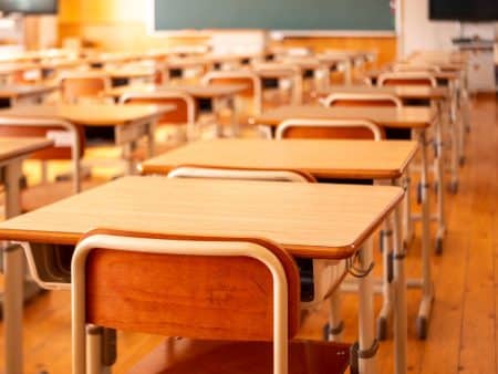 Une enseignante suspendue après avoir tourné des vidéos OnlyFans dans sa salle de classe