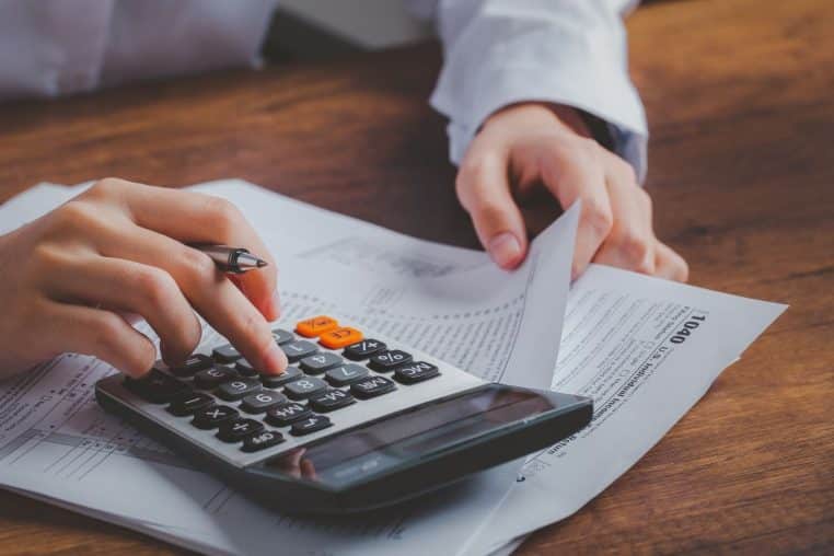taxe impot @canva