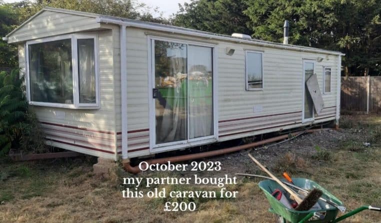 Elle achète une vieille caravane à 200 dollars et la transforme en maison de rêve