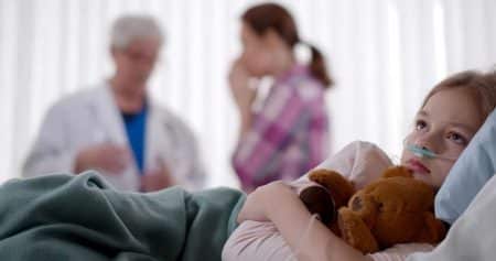 une fillette de 12 ans arrive ventre hopital