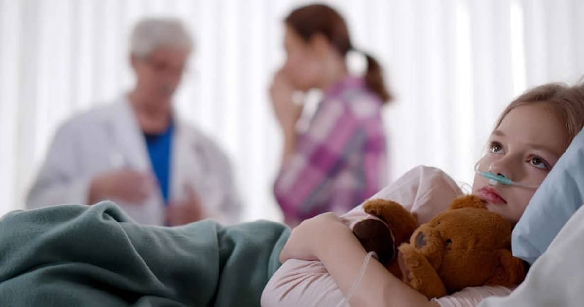 une fillette de 12 ans arrive ventre hopital