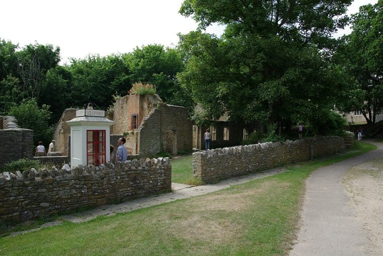 Tyneham : Pourquoi plus personne ne vit dans ce village abandonné depuis plus de 80 ans ?