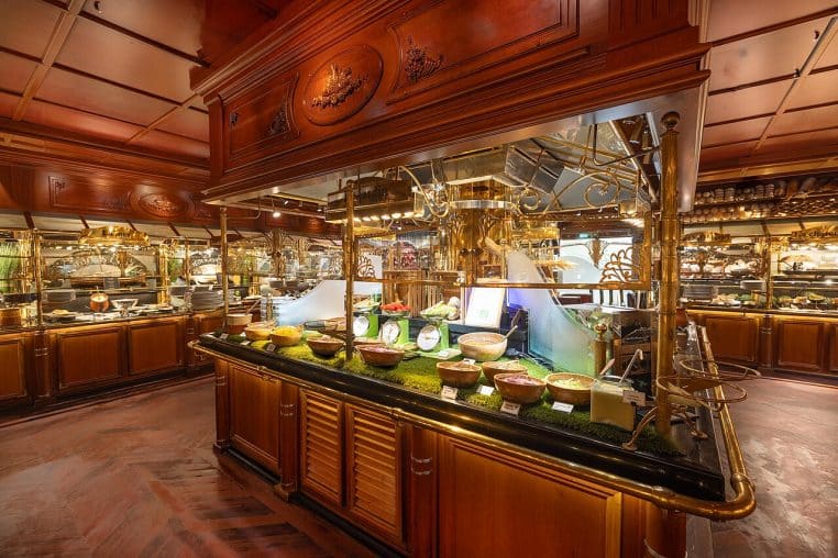 salle des buffets garnis aux Grands Buffets.